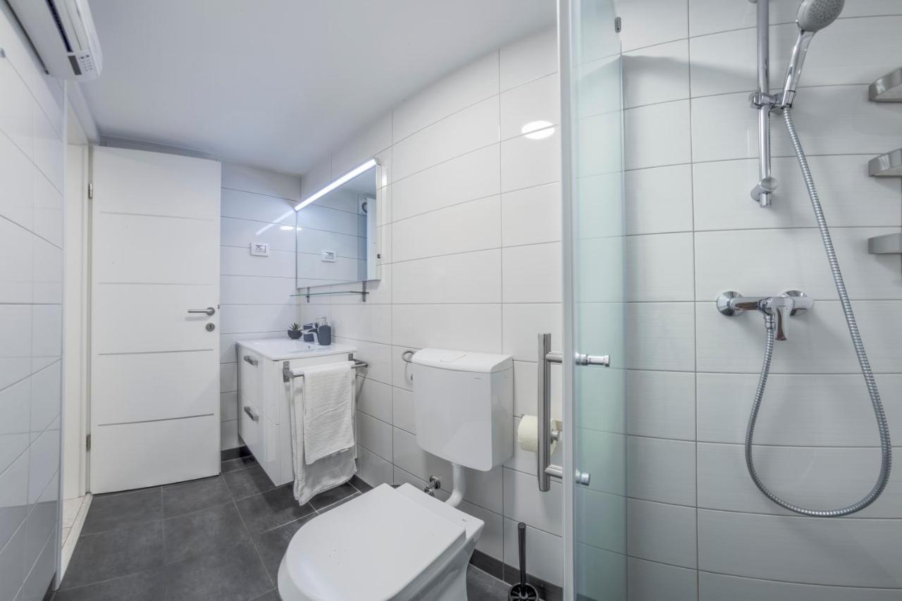 Urban Apartments Пула Екстериор снимка