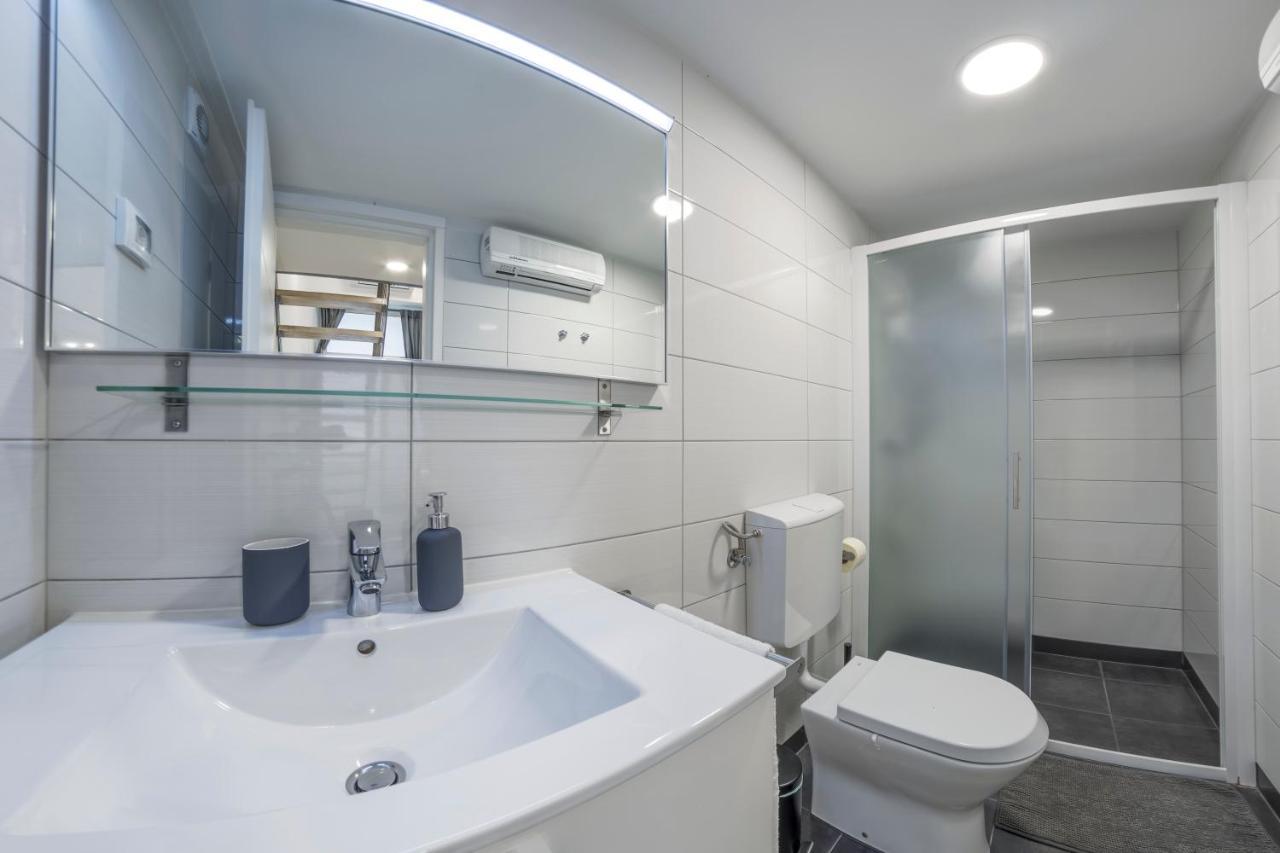 Urban Apartments Пула Екстериор снимка